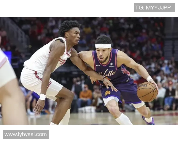 火箭队与国王队常规赛激战正酣球迷期待精彩对决与精彩表现 火箭队与国王队常规赛激战正酣球迷期待精彩对决与精彩表现