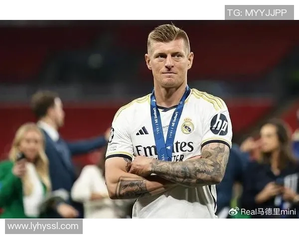 克罗斯：从中场指挥官到足球战术革新的引领者